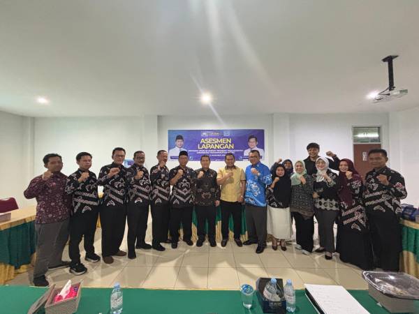 Foto Bersama Asesmen Lapangan BAN-PT